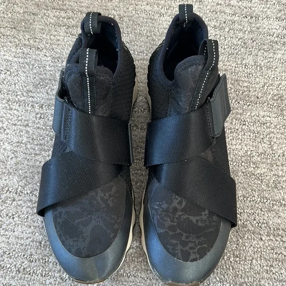 Sorel black high top sneakers 6.5 - Picture 3 of 9